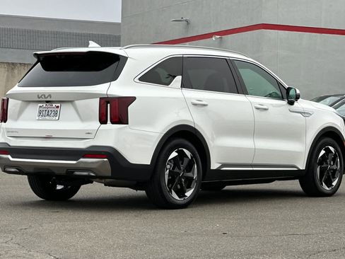 Used 2025 Kia Sorento SX Prestige image 2