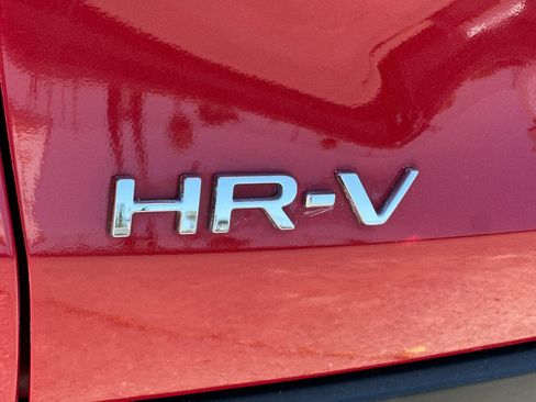 Certified 2025 Honda HR-V Sport image 27