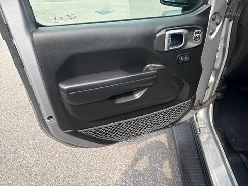Used 2019 Jeep Wrangler Sport AWD/4WD image 10