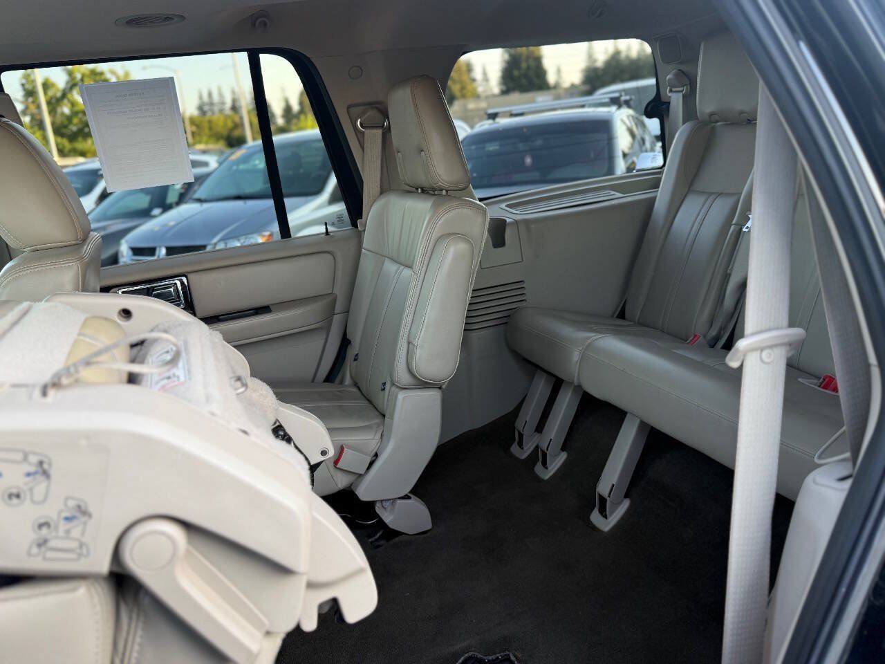 Used 2016 Lincoln Navigator Select AWD/4WD image 12