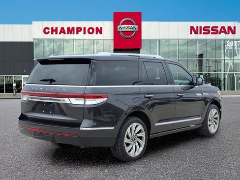 Used 2023 Lincoln Navigator Reserve image 7