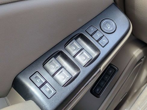 Used 2019 GMC Yukon XL SLT w/ Open Road Package RWD image 24