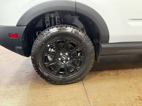 Used 2025 Ford Bronco Sport Badlands image 90