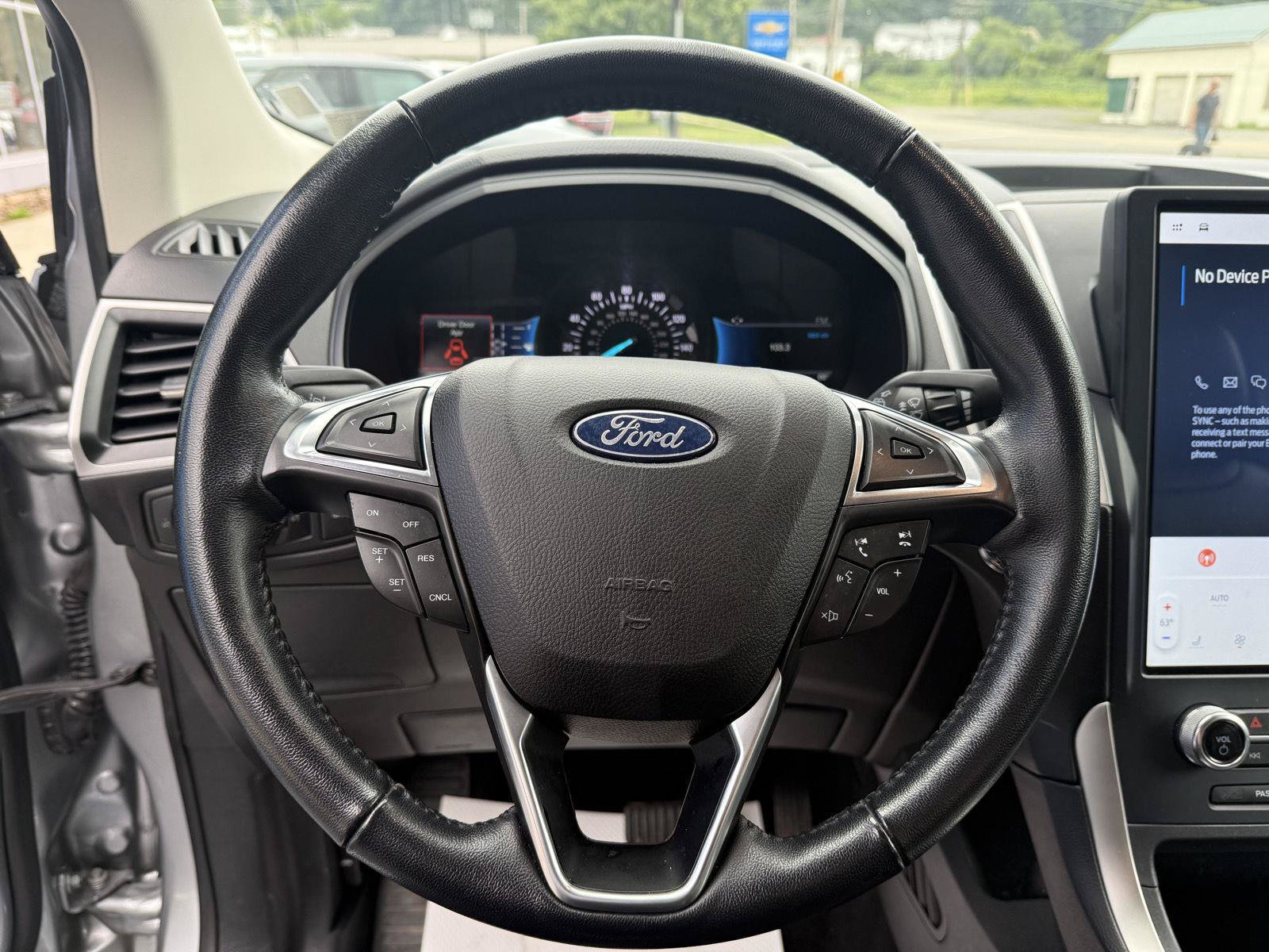 Used 2023 Ford Edge SEL AWD/4WD image 11