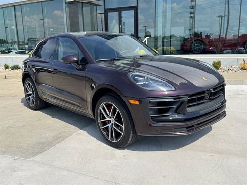 Certified 2024 Porsche Macan S image 9