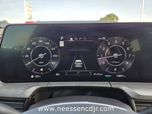 Used 2025 Kia Telluride SX X-Line AWD/4WD image 10