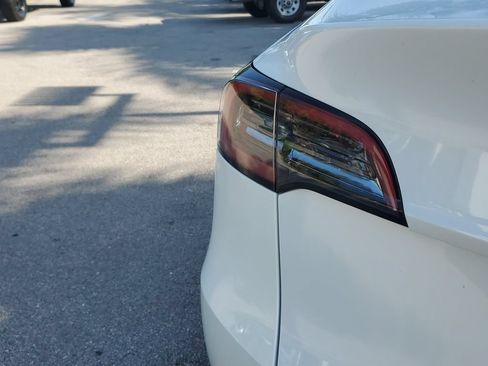 Used 2024 Tesla Model Y Long Range RWD image 28