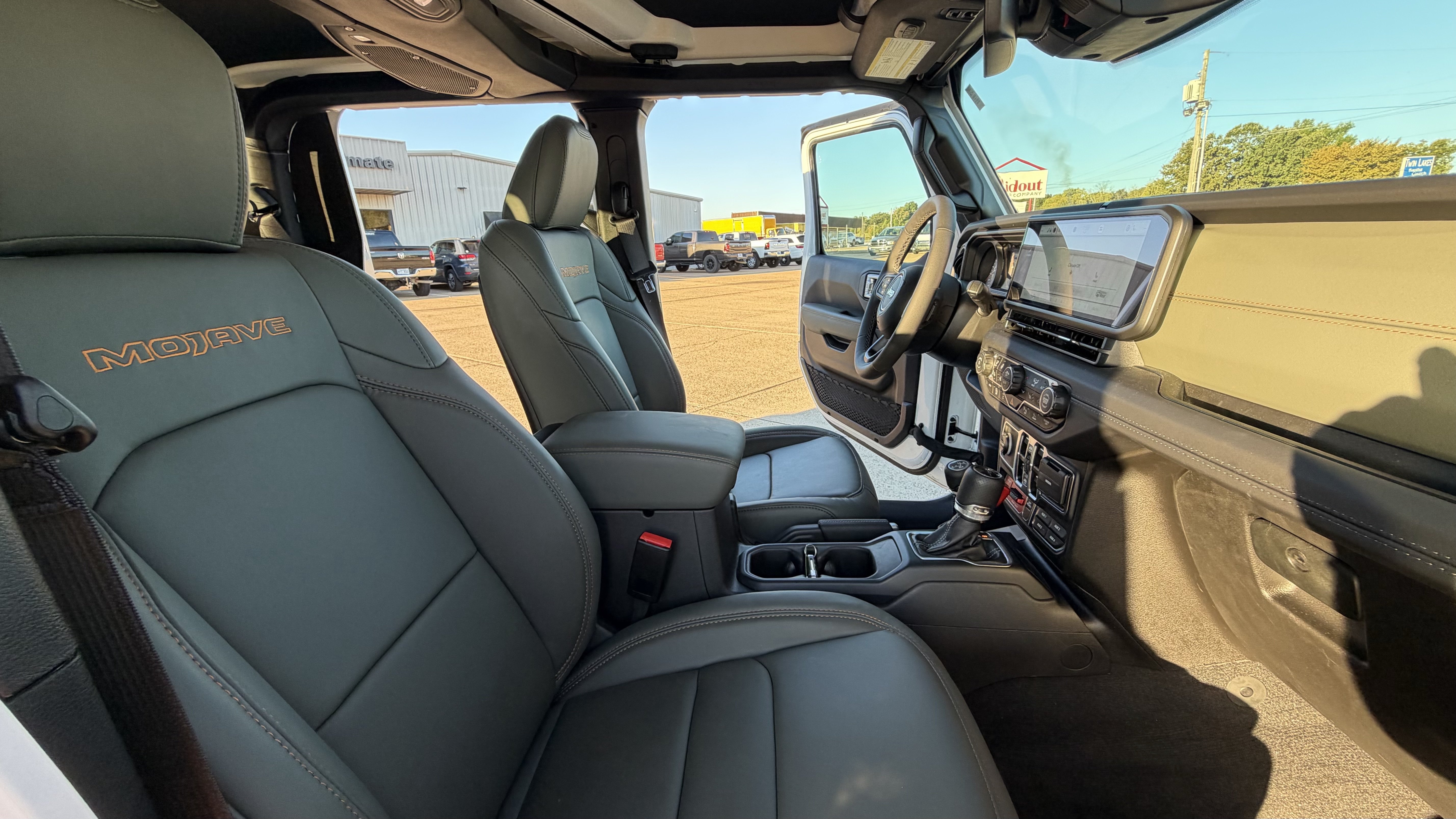 Used 2026 Jeep Gladiator Mojave AWD/4WD image 33