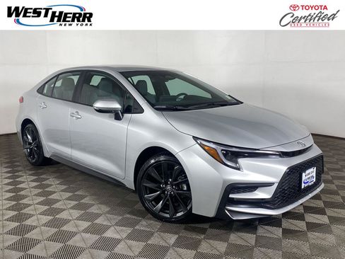 Used 2026 Toyota Corolla SE FWD image 1