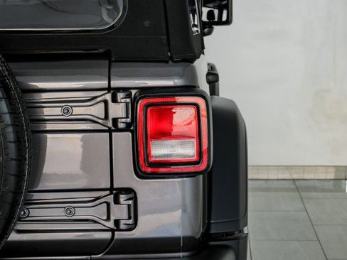 Used 2024 Jeep Wrangler Unlimited Sport image 41