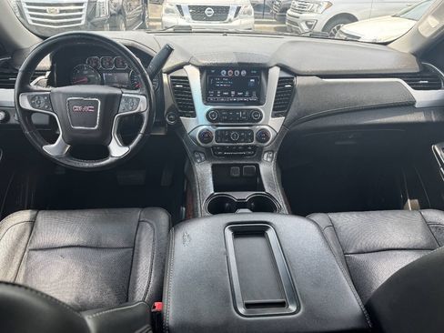 Used 2019 GMC Yukon XL SLT AWD/4WD image 16