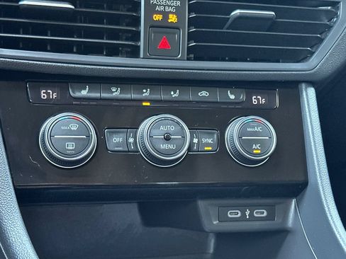 Used 2023 Volkswagen Jetta SE FWD image 19