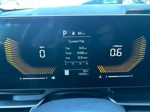 Used 2026 Kia Carnival FWD image 43