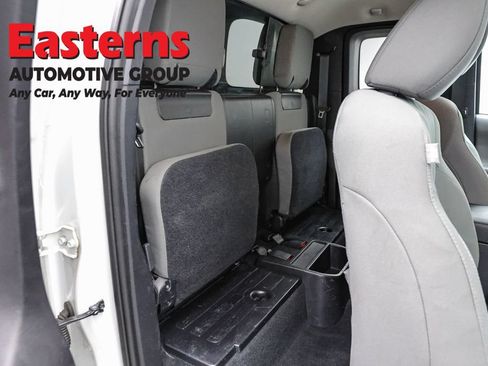 Used 2020 Toyota Tacoma SR w/ SR Convenience Package RWD image 21
