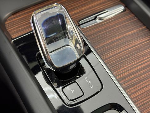 Used 2023 Volvo XC60 B5 Ultimate image 29