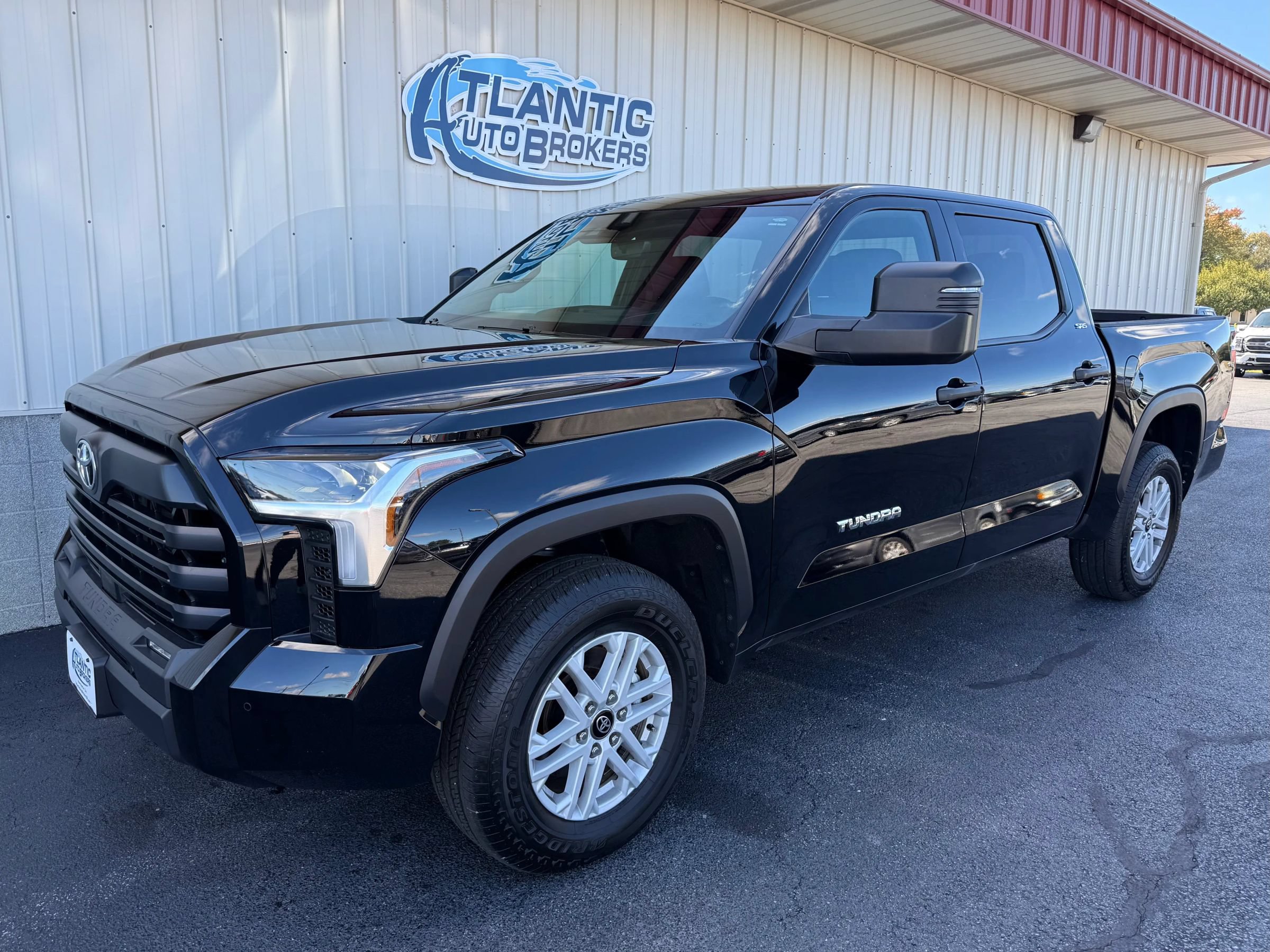Used 2026 Toyota Tundra SR5 w/ SR5 Convenience Package AWD/4WD image 1