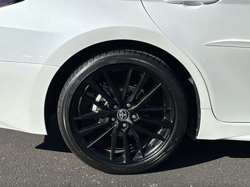 Used 2021 Toyota Camry XSE image 9