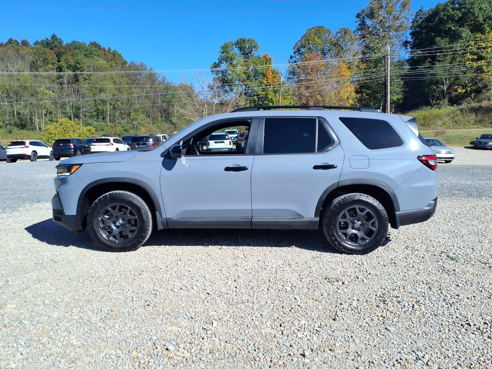 Certified 2025 Honda Pilot TrailSport image 9