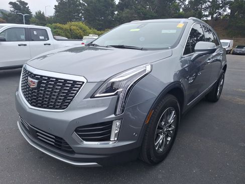 Used 2023 Cadillac XT5 Premium Luxury w/ Technology Package FWD image 3