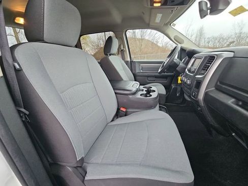 Used 2022 RAM 1500 Classic SLT image 26