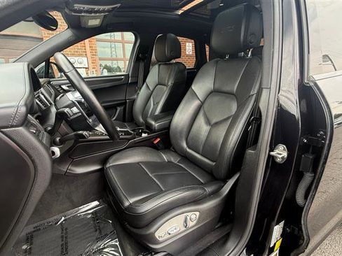 Used 2018 Porsche Macan GTS AWD/4WD image 34