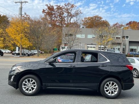 Used 2019 Chevrolet Equinox LT image 2