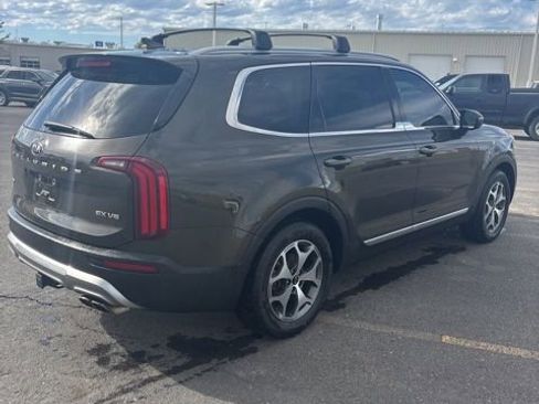 Used 2020 Kia Telluride EX AWD/4WD image 4