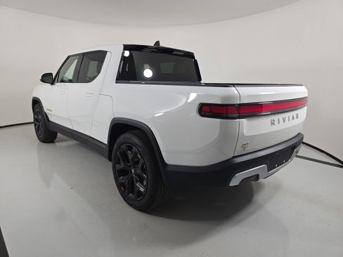 Used 2023 Rivian R1T Adventure image 3