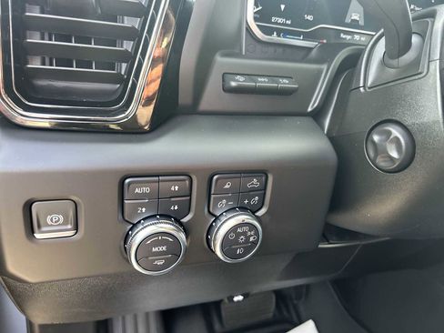 Used 2024 GMC Sierra 1500 AT4 w/ Technology Package image 17