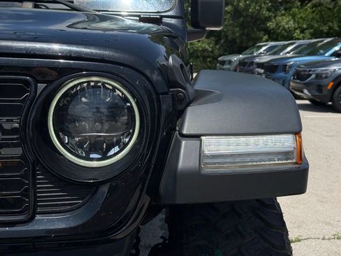 Used 2024 Jeep Wrangler Unlimited Sport AWD/4WD image 4