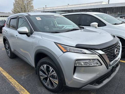 Used 2023 Nissan Rogue SV image 5