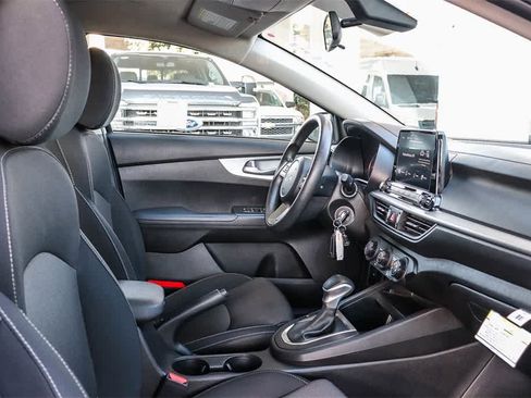 Used 2023 Kia Forte LXS w/ LXS Technology Package image 17