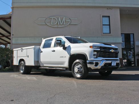 Used 2024 Chevrolet Silverado 3500 W/T w/ WT Convenience Package image 5