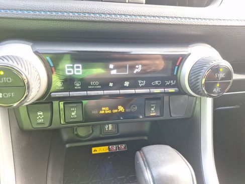 Used 2024 Toyota RAV4 XSE w/ Advanced Technology Package AWD/4WD image 27