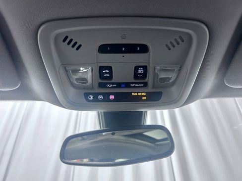 Used 2016 Chevrolet Malibu LT image 19