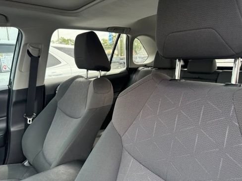 Used 2019 Toyota RAV4 XLE w/ Convenience Package AWD/4WD image 8