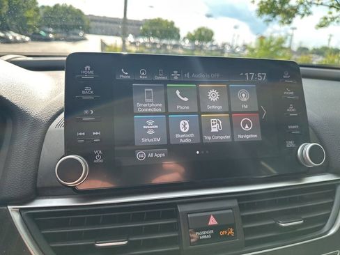 Used 2019 Honda Accord Touring image 12