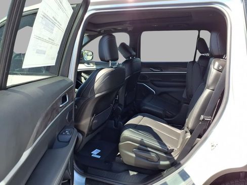 New 2026 Jeep Grand Cherokee L Limited AWD/4WD image 25