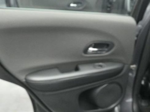 Used 2019 Honda HR-V LX image 16