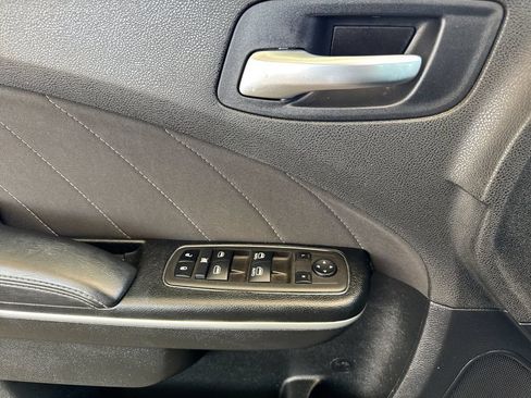 Used 2022 Dodge Charger SXT RWD image 10