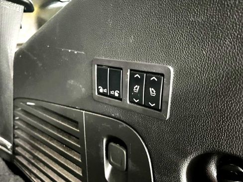 Used 2018 Chevrolet Tahoe LT w/ Luxury Package image 28