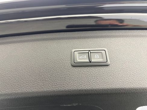 Used 2023 Audi Q5 2.0T Premium w/ Convenience Package AWD/4WD image 23