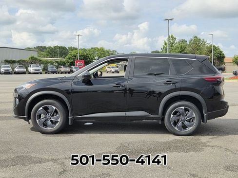 Used 2026 Nissan Rogue SV FWD image 2