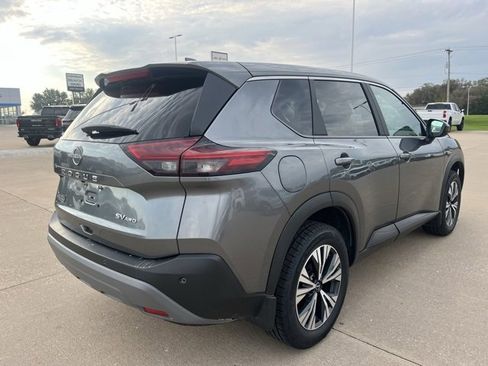 Used 2023 Nissan Rogue SV image 4