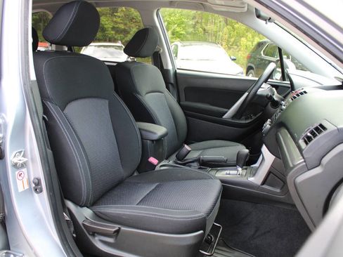 Used 2014 Subaru Forester 2.5i Premium w/ All-Weather Package AWD/4WD image 31