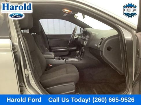 Used 2012 Dodge Charger SE RWD image 12