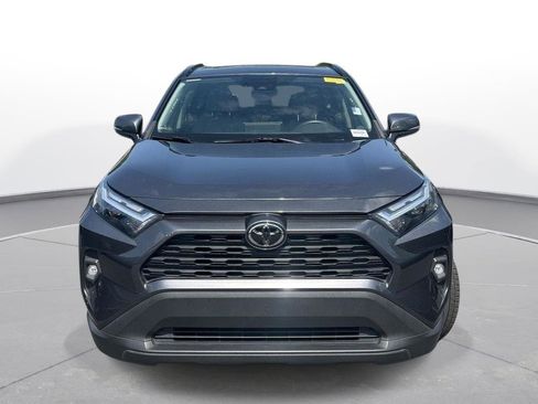 Used 2022 Toyota RAV4 XLE Premium FWD image 3