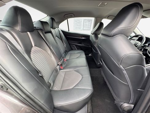 Used 2022 Toyota Camry SE image 29