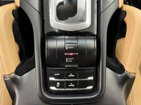 Used 2017 Porsche Cayenne S Platinum w/ Premium Package Plus (Pjy) AWD/4WD image 23