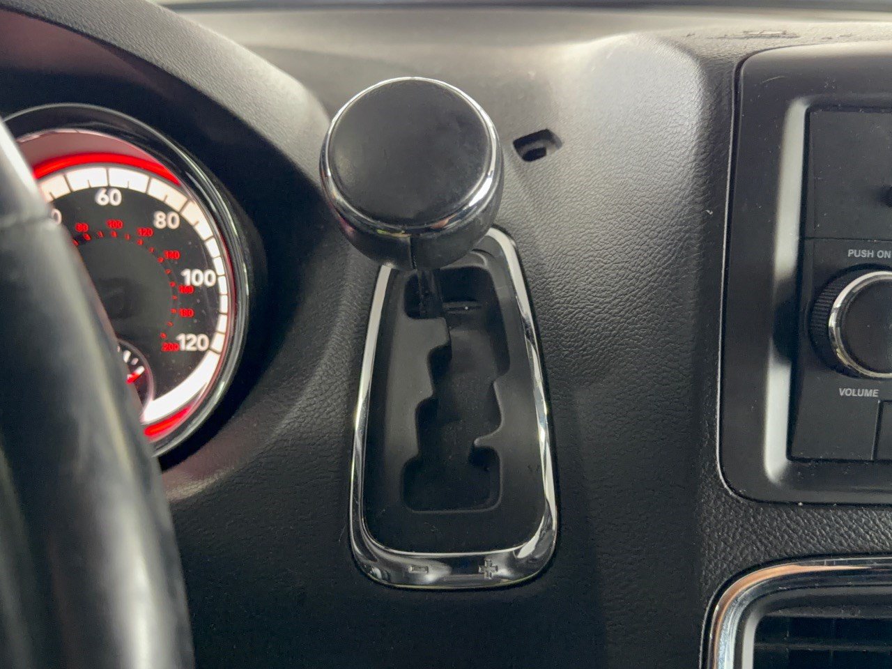 Used 2016 Dodge Grand Caravan SE FWD image 21
